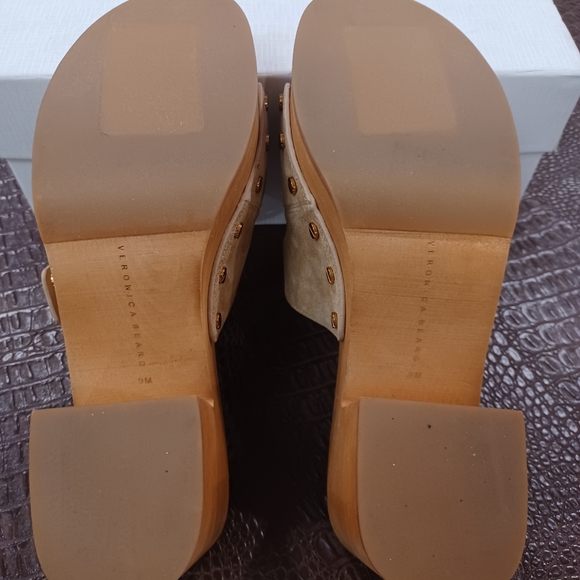 NEW! Veronica Beard Halifax Desert Suede Clog - Picture 4 of 4